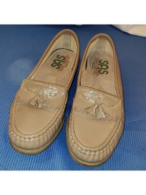 SAS Women's 6 1/2 B Taupe Leather Tassel Loafers